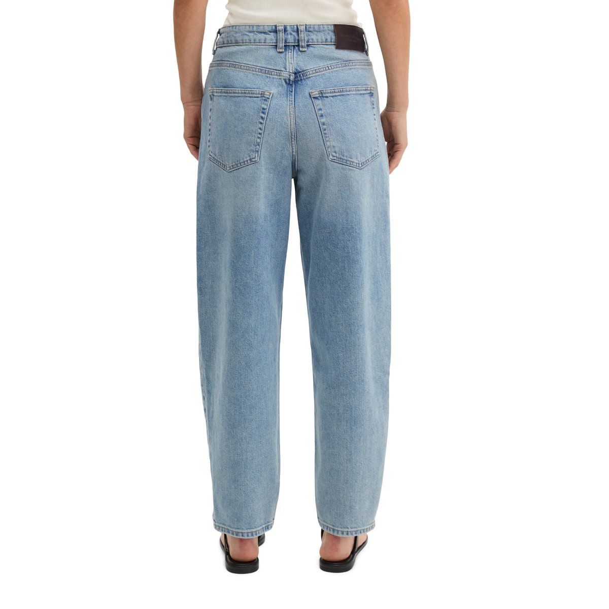 Jeans modèle Lara barrel cropped avec CIRCULOSE bleu clair, MARC O'POLO