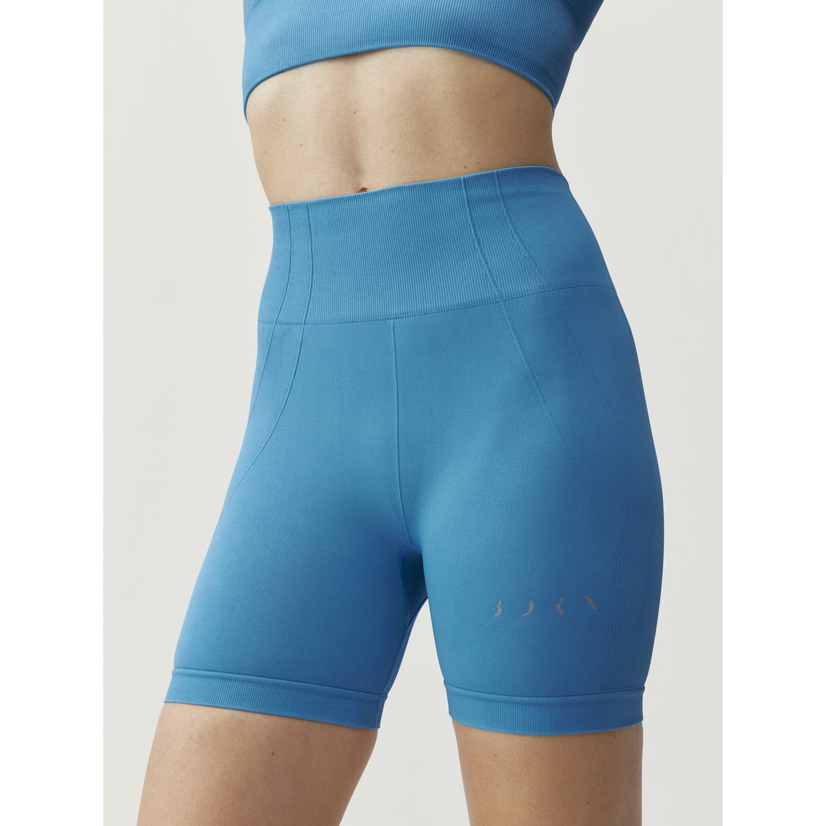 Short de sport femme Urdhva type cycliste bleu porcelaine, BORN