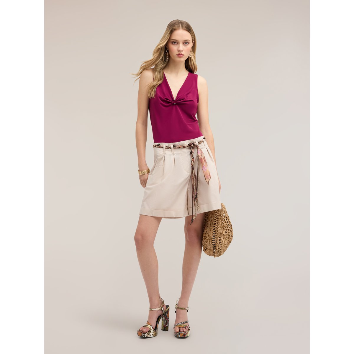 Top avec décolleté en V drapé et piercing fuchsia, MOTIVI
