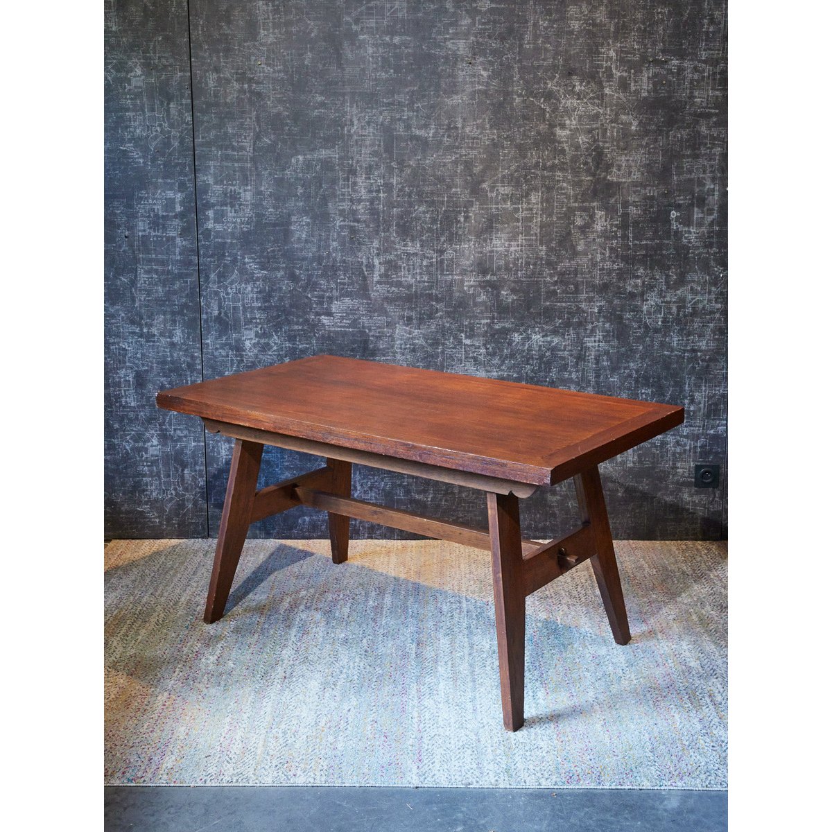Table à manger en bois Romy N°1399 - Bon état bois foncé, DEBONGOUT