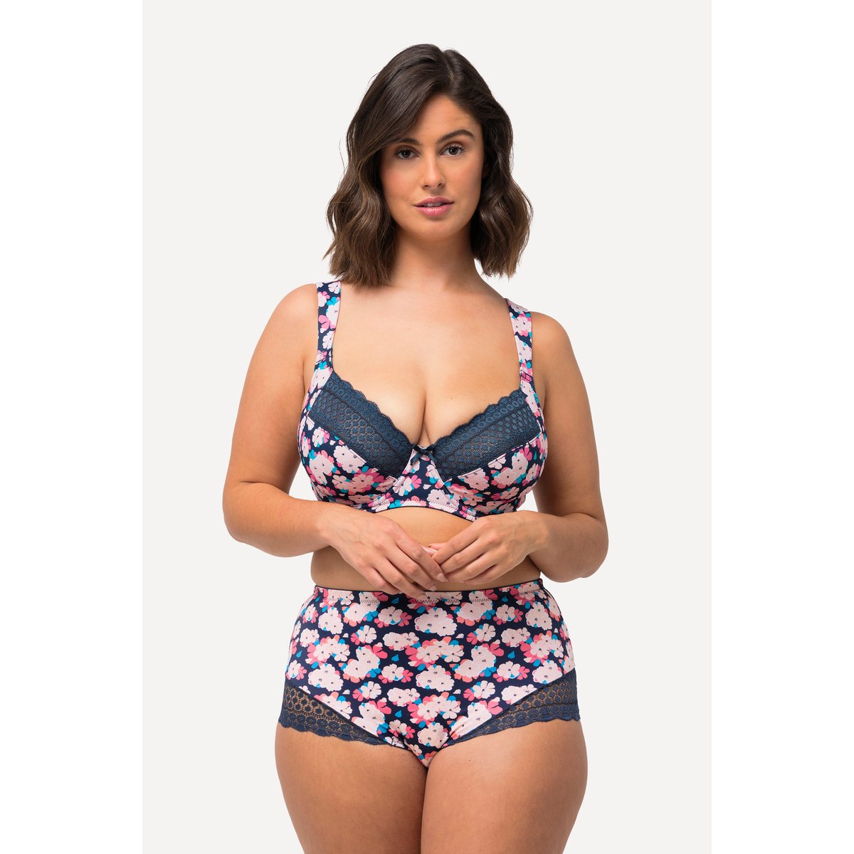 Soutien-gorge à armatures. Fleurs bleu nuit, ULLA POPKEN