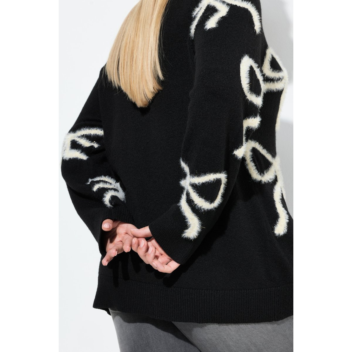 Pull à manches longues et encolure en V noir, ULLA POPKEN