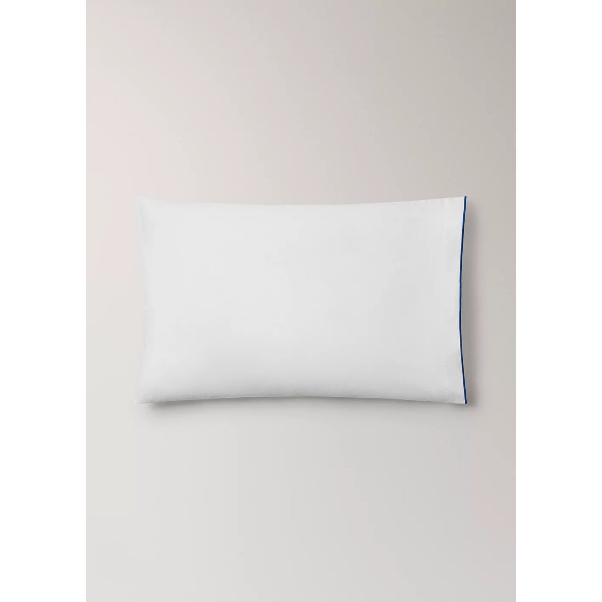 Deux taies d'oreiller percale de coton 200 fils overlock contraste 50x75 cm bleu encre, MANGO HOME