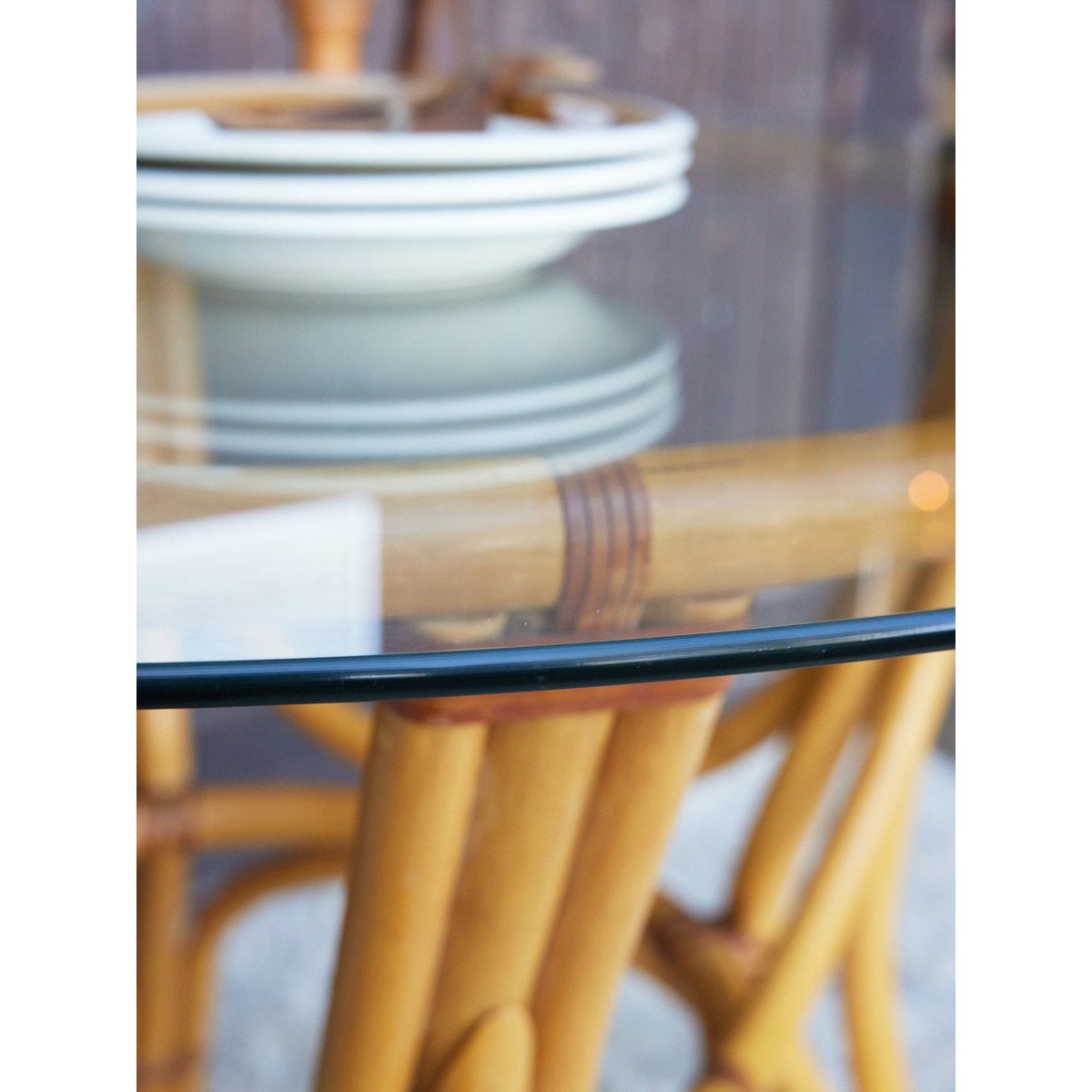 Table à manger 4 personnes en rotin et verre Karla N°1305 - Bon état bois clair, DEBONGOUT