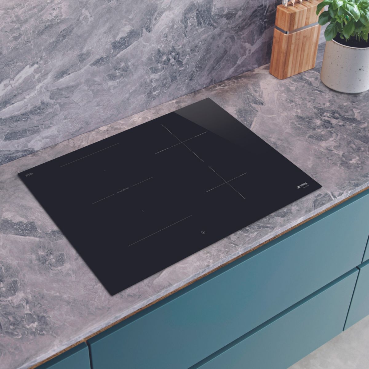 Plaque induction SI1M4744D couleur unique, SMEG
