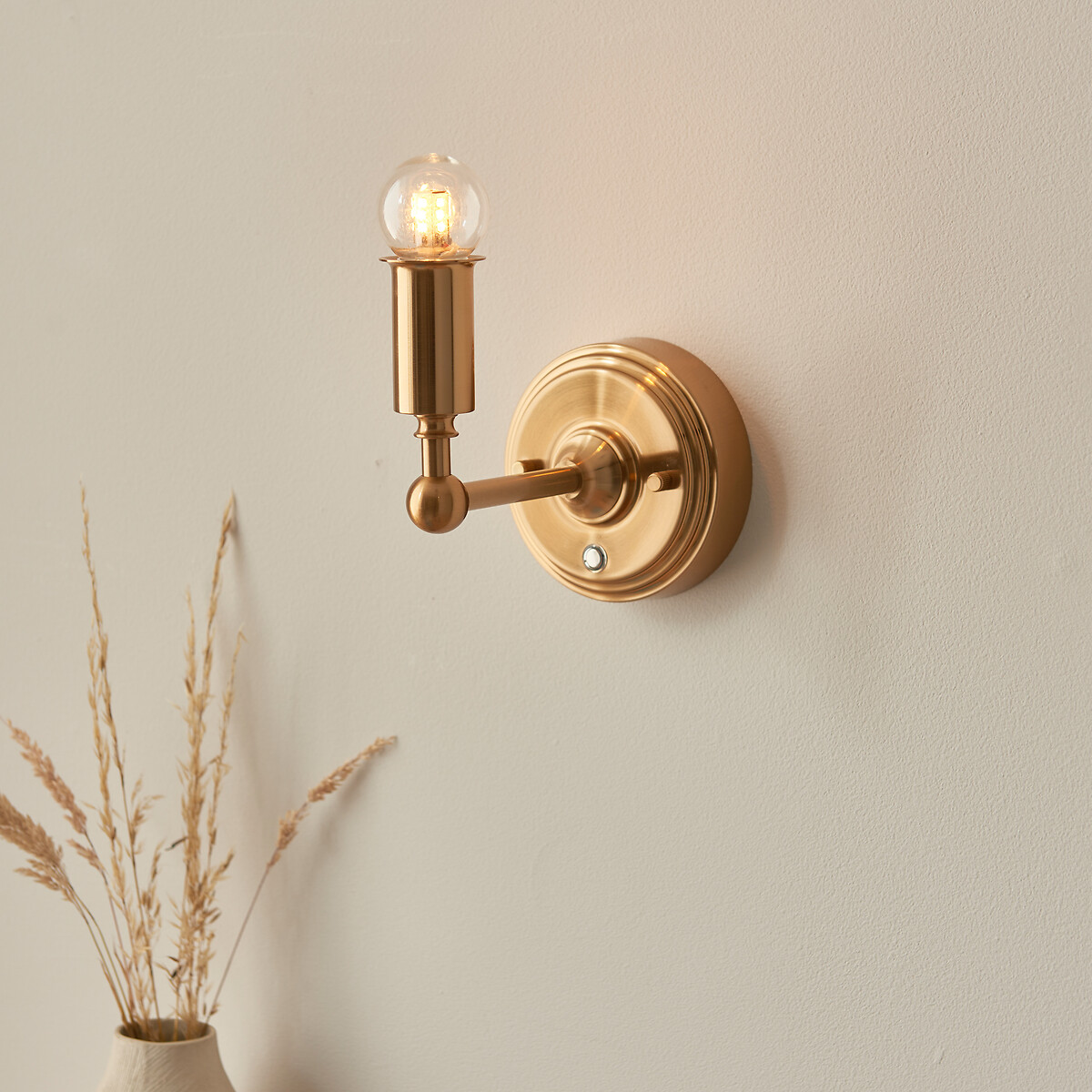 Briar Rechargeable Wall Light in Aged Brass aged brass, ÉDITÉ