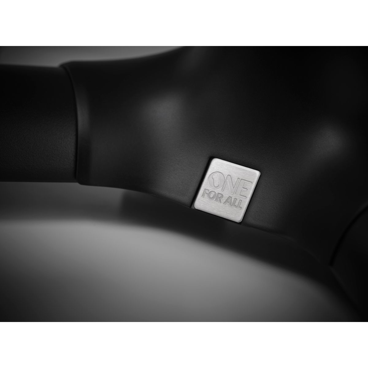 Pied TV Sur pied orientable 360 jusqu'a 90'' couleur unique, ONE FOR ALL