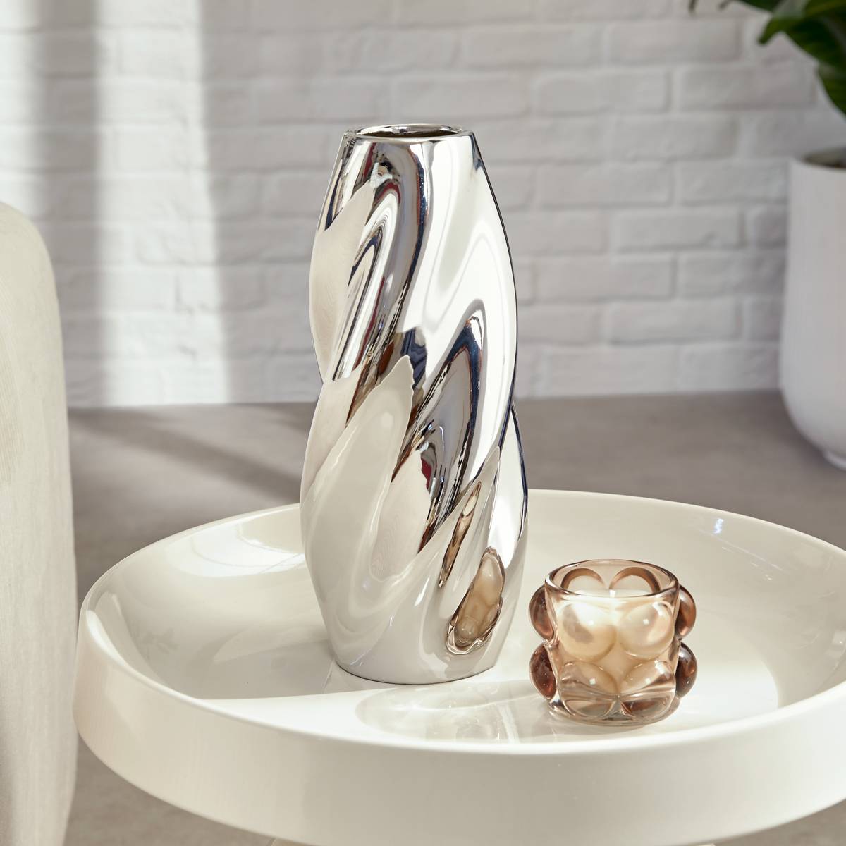 Vase torsadé compact en dolomite émaillée SKY argent, ATMOSPHERA