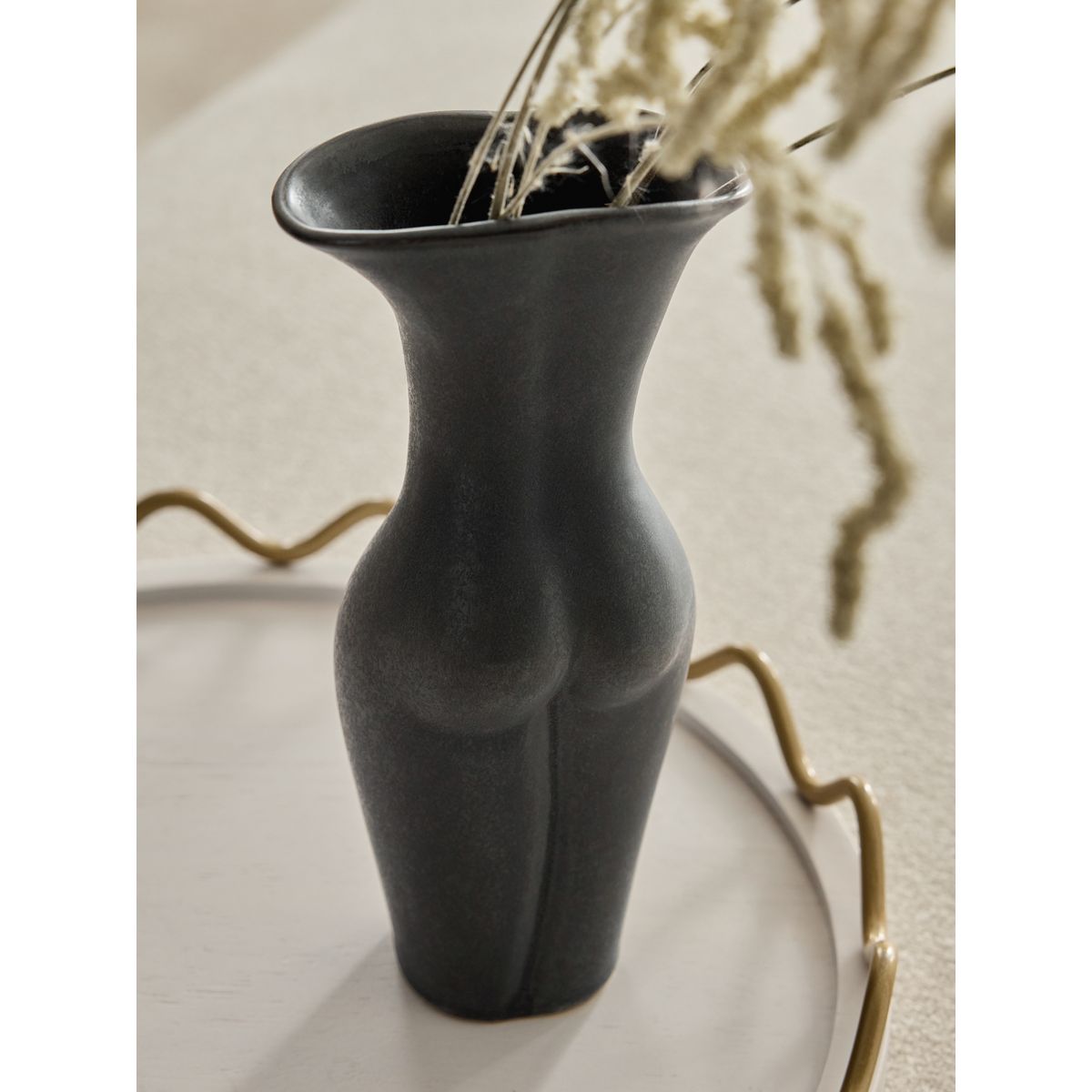Vase silhouette en céramique noir, NEXT