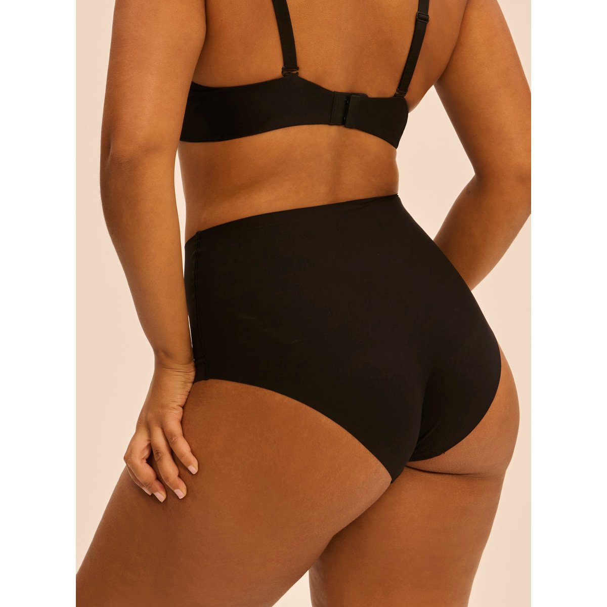 Gainette, STORY noir, SIMONE PERELE