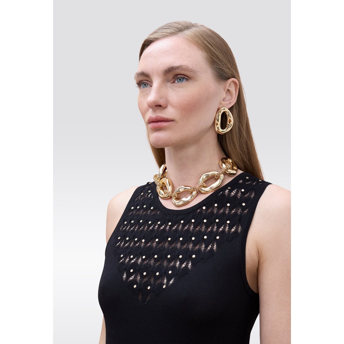 Robe longue à encolure ornée noir, LOLA CASADEMUNT