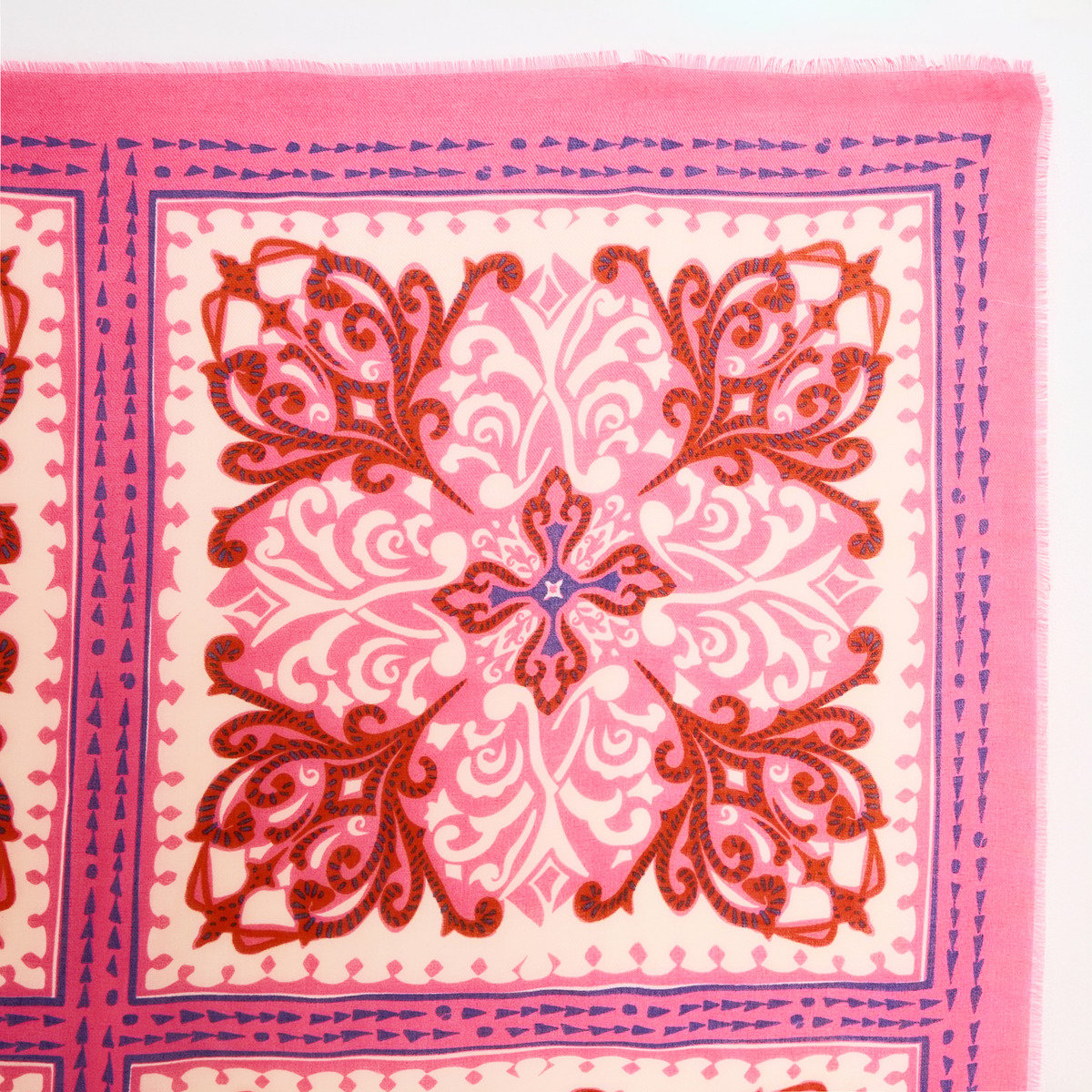 Foulard carré imprimé fleuri rose, GRAIN DE MALICE