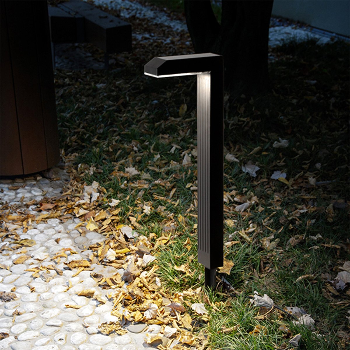 Lot de 4 Potelets solaires à piquer TORLY noir, LUMISKY