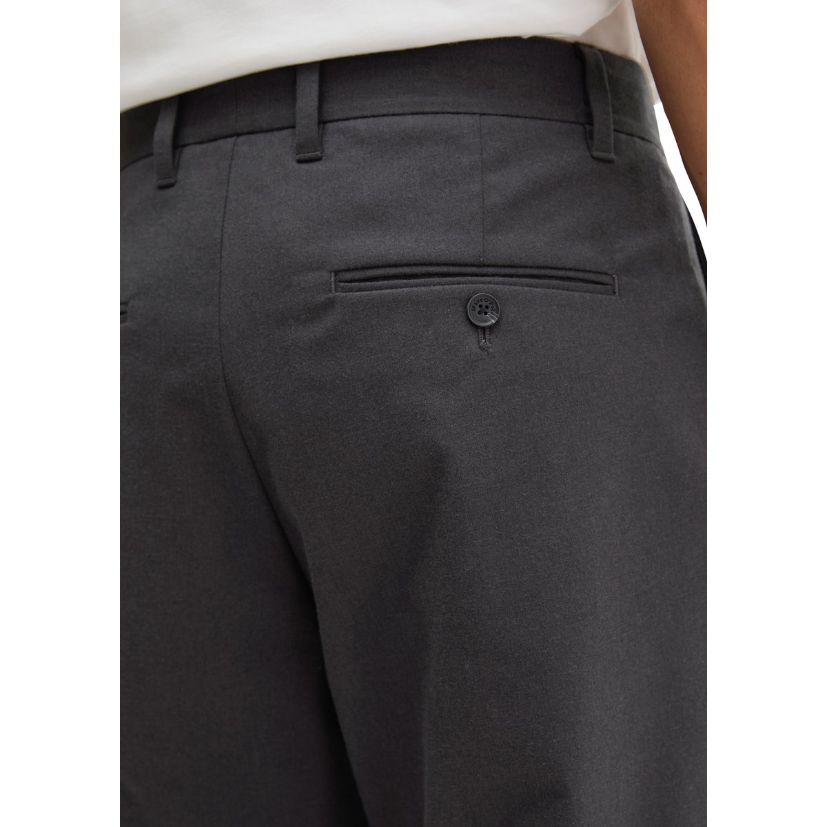 Chino modèle Belsbo à plis, coupe décontractée en mélange de coton bio et de laine de mouton gris, MARC O'POLO