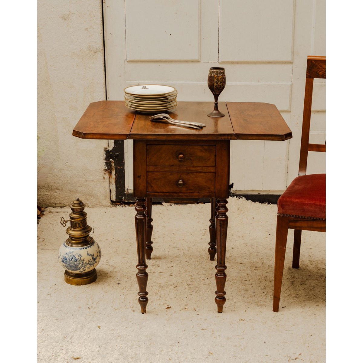 Table à manger bistro en bois Denise N°1364 - Bon état bois foncé, DEBONGOUT
