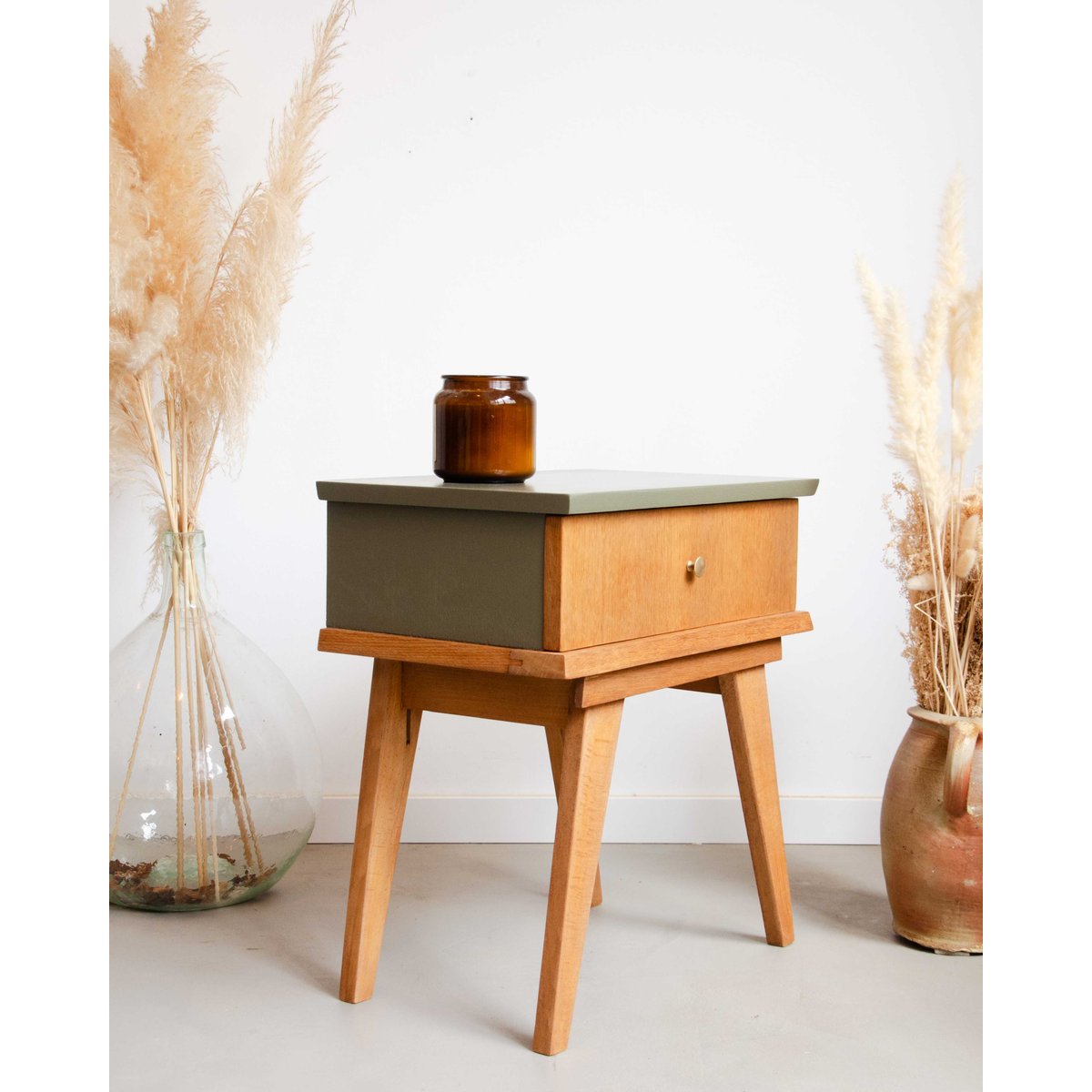Table de chevet en bois Odile N°1407 - Bon état kaki, DEBONGOUT