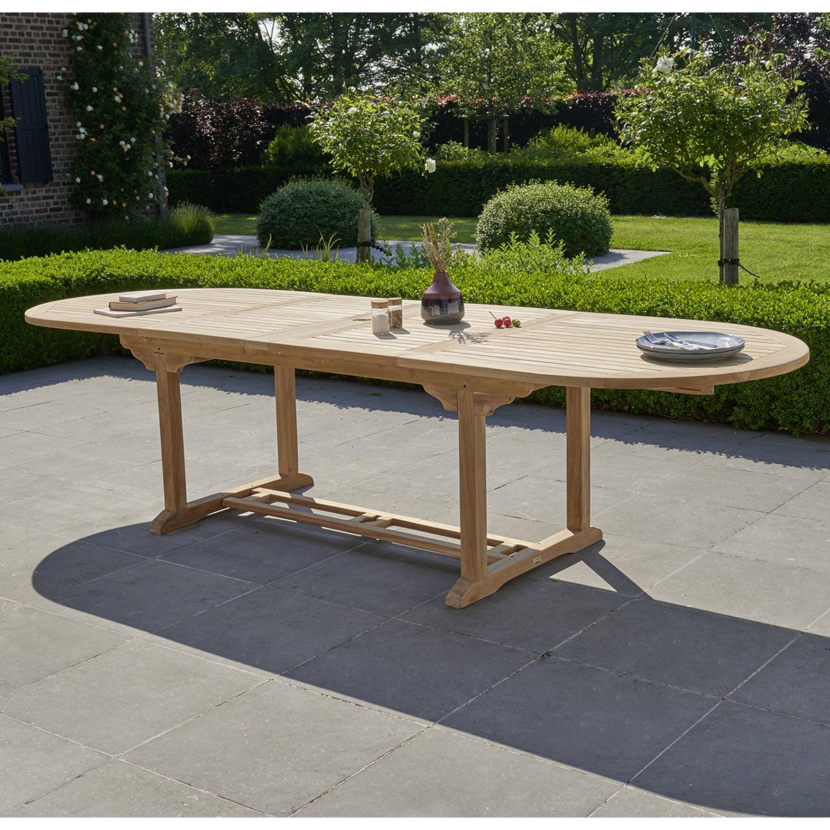 Table de jardin en teck extensible 10/12 places  MIDLAND naturel, BERAH GETAH