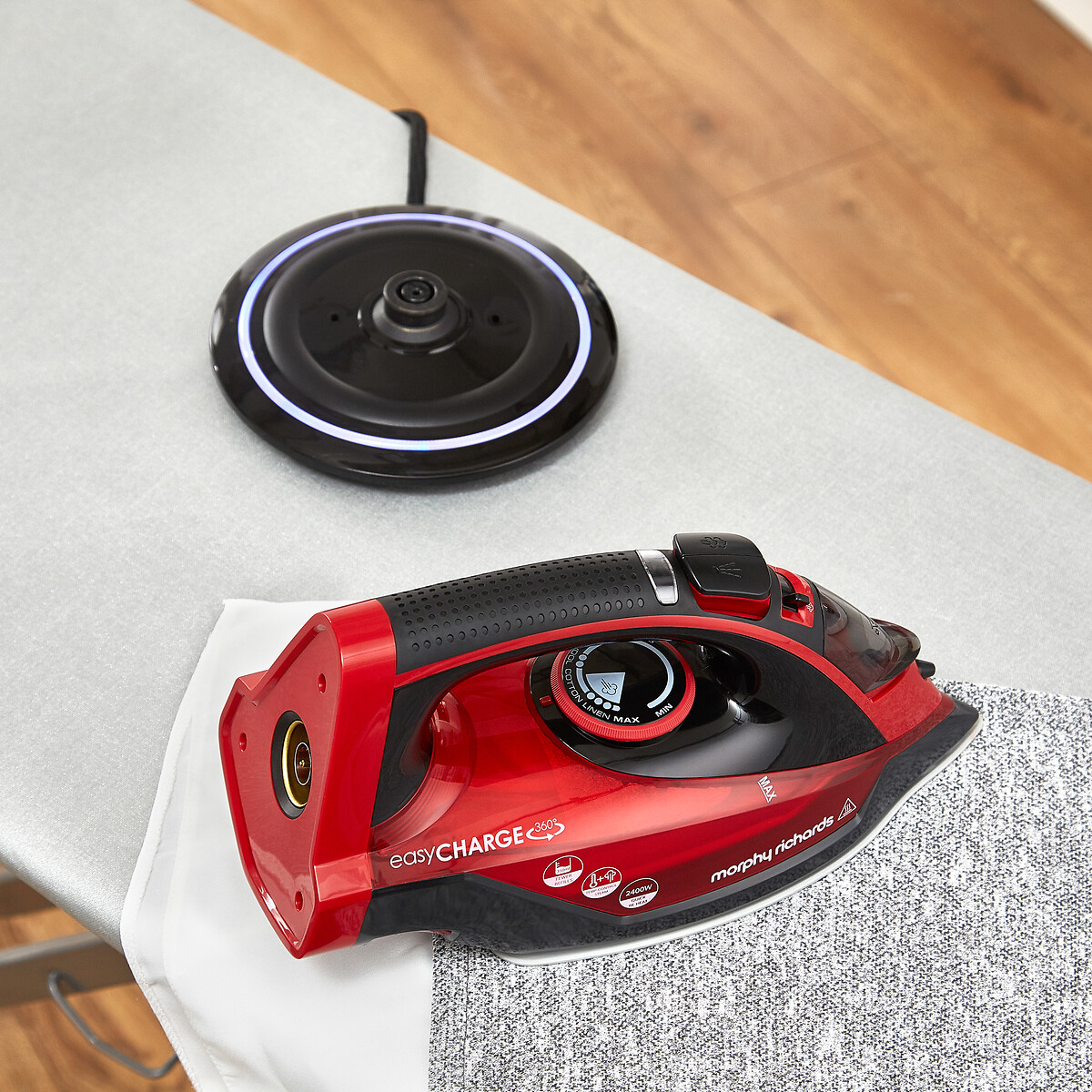 EasyCHARGE Cordless Steam Iron - 303250 red, MORPHY RICHARDS