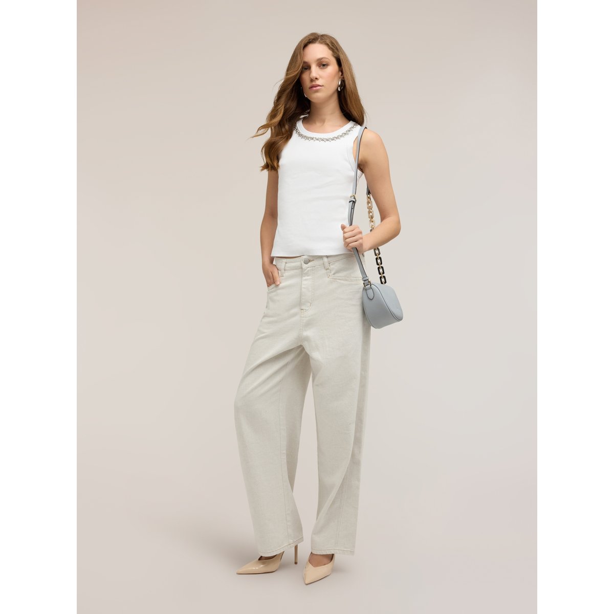 Top avec strass sur l'encolure blanc, MOTIVI