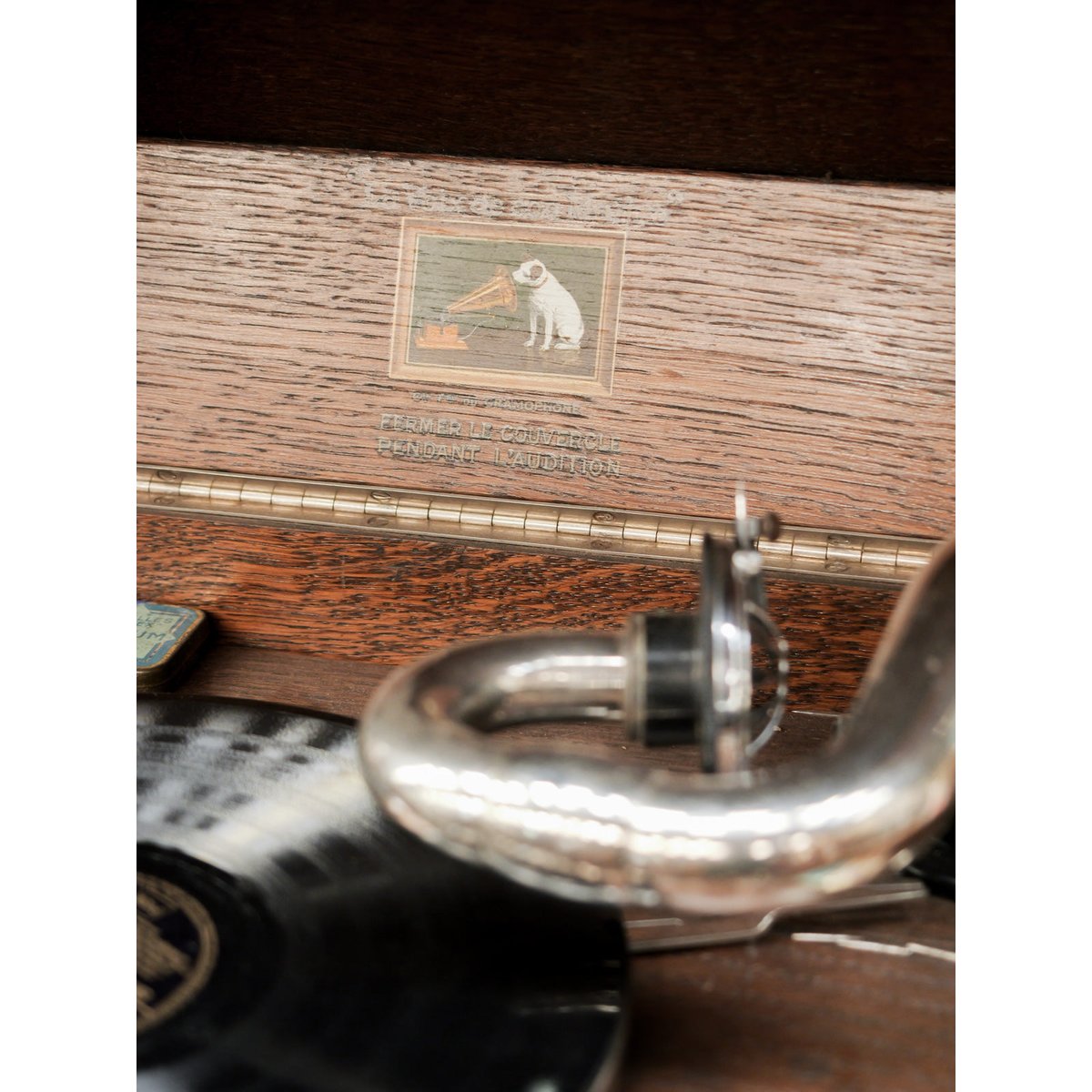 Armoire à disques Blandine N°513 - Bon état bois foncé, DEBONGOUT