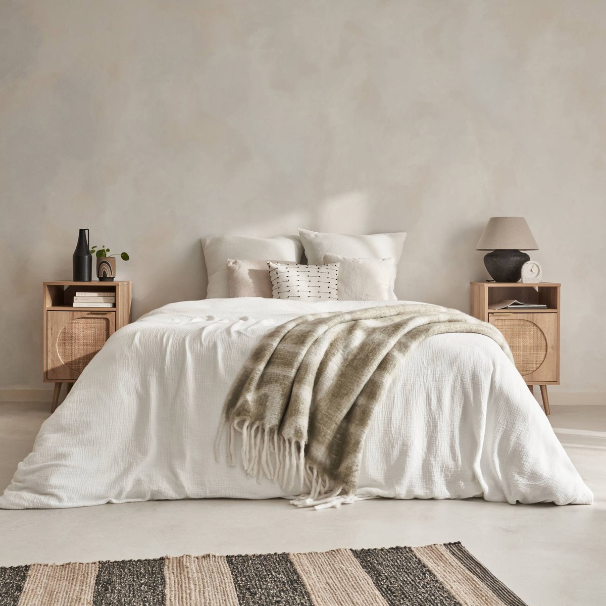 Table de chevet décor bois et cannage arrondi 1 porte (lot de 2) EVA naturel, SWEEEK