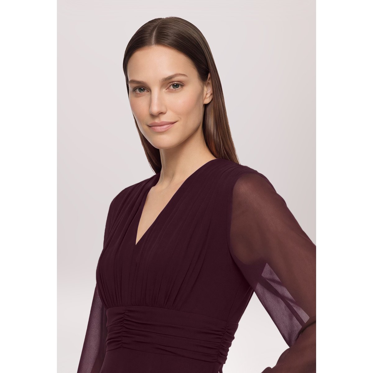 Robe de soirée à fronce strong aubergine, VERA MONT