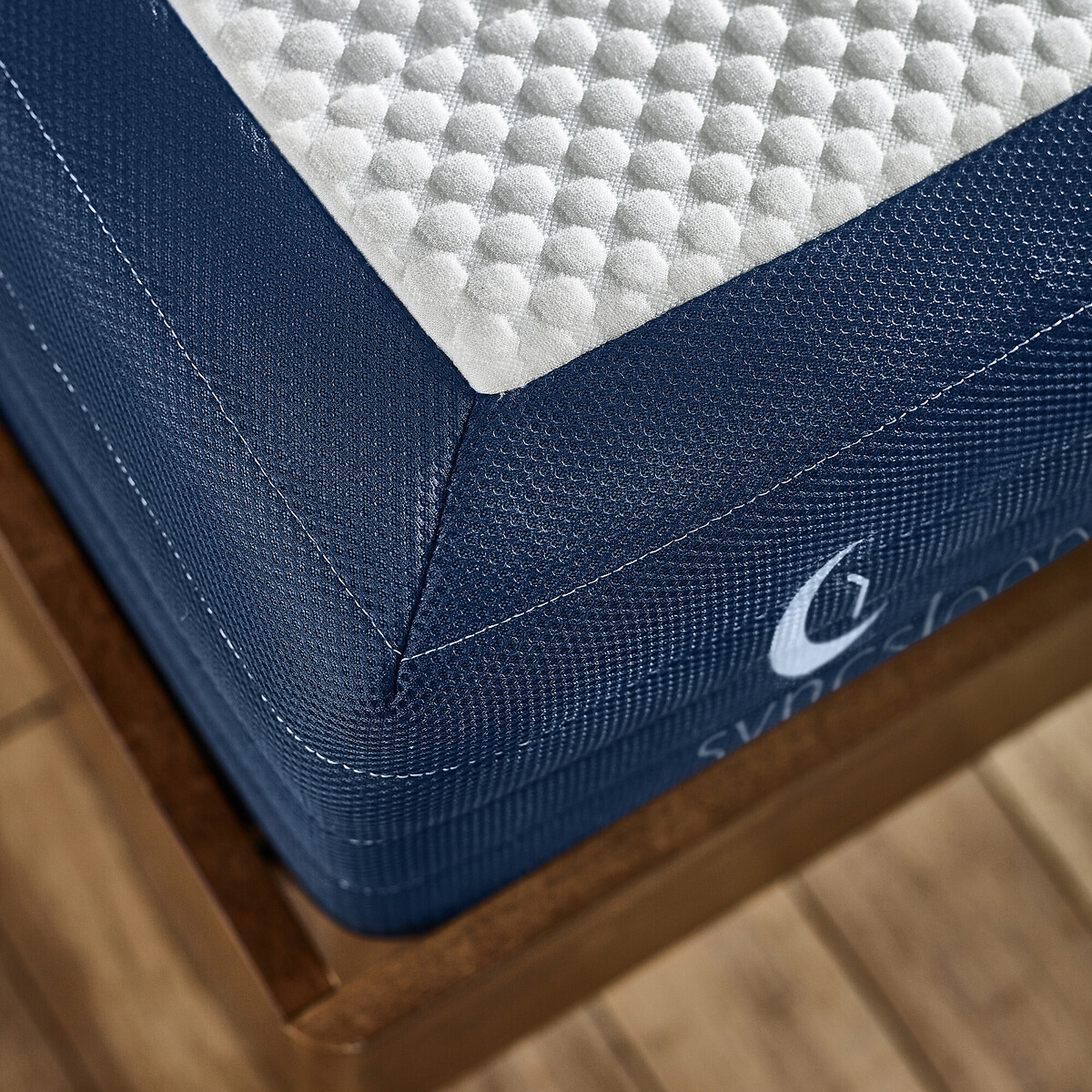 Serenity 2500 Gel Layer Pocket Sprung Mattress blue, SYNCSLEEP