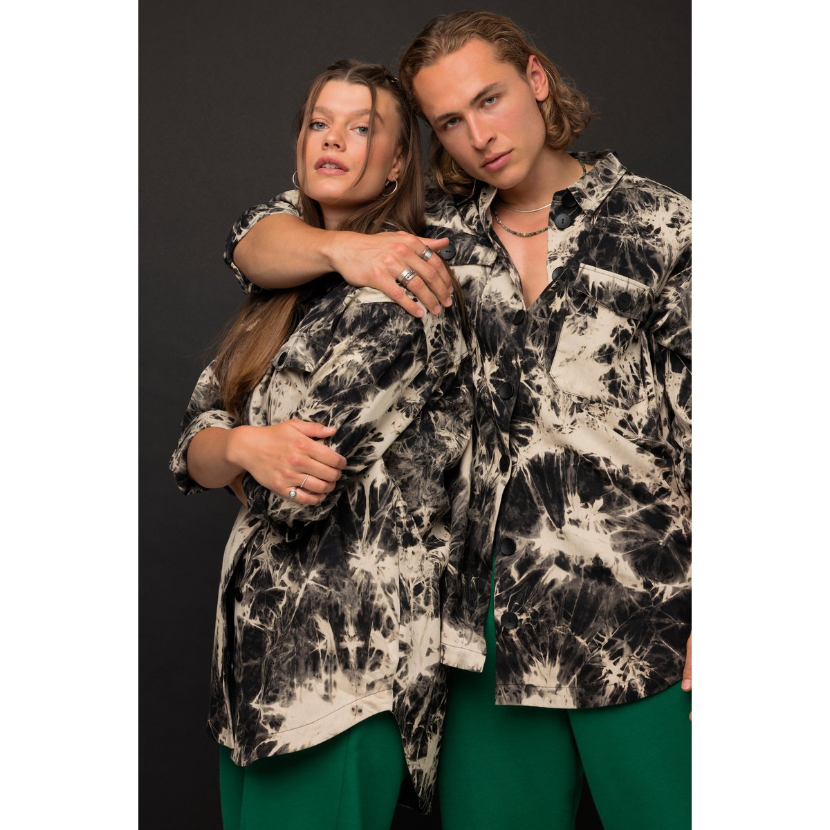 Veste chemisier oversize à manches longues noir, STUDIO UNTOLD