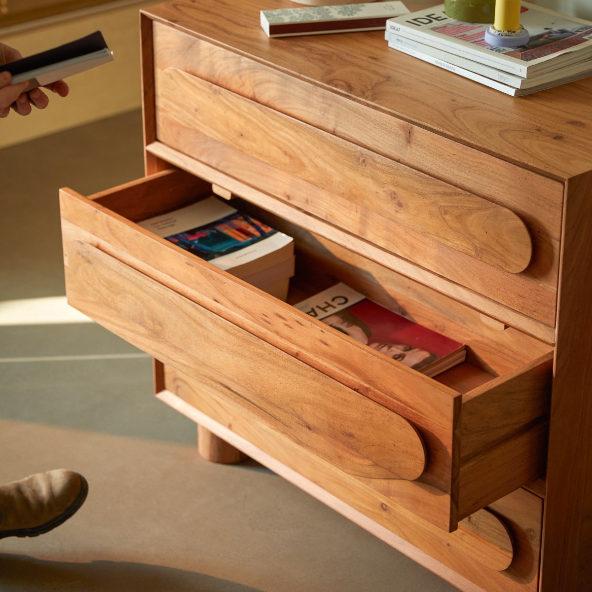 Commode en Acacia massif, OLGA naturel, TIKAMOON
