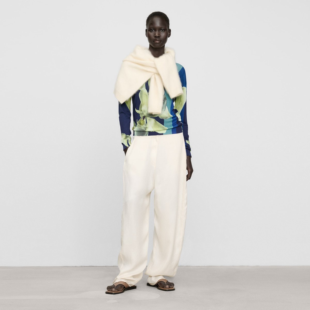 Pull en maille fine imprimée à col rond noir/bleu/vert, ADOLFO DOMINGUEZ