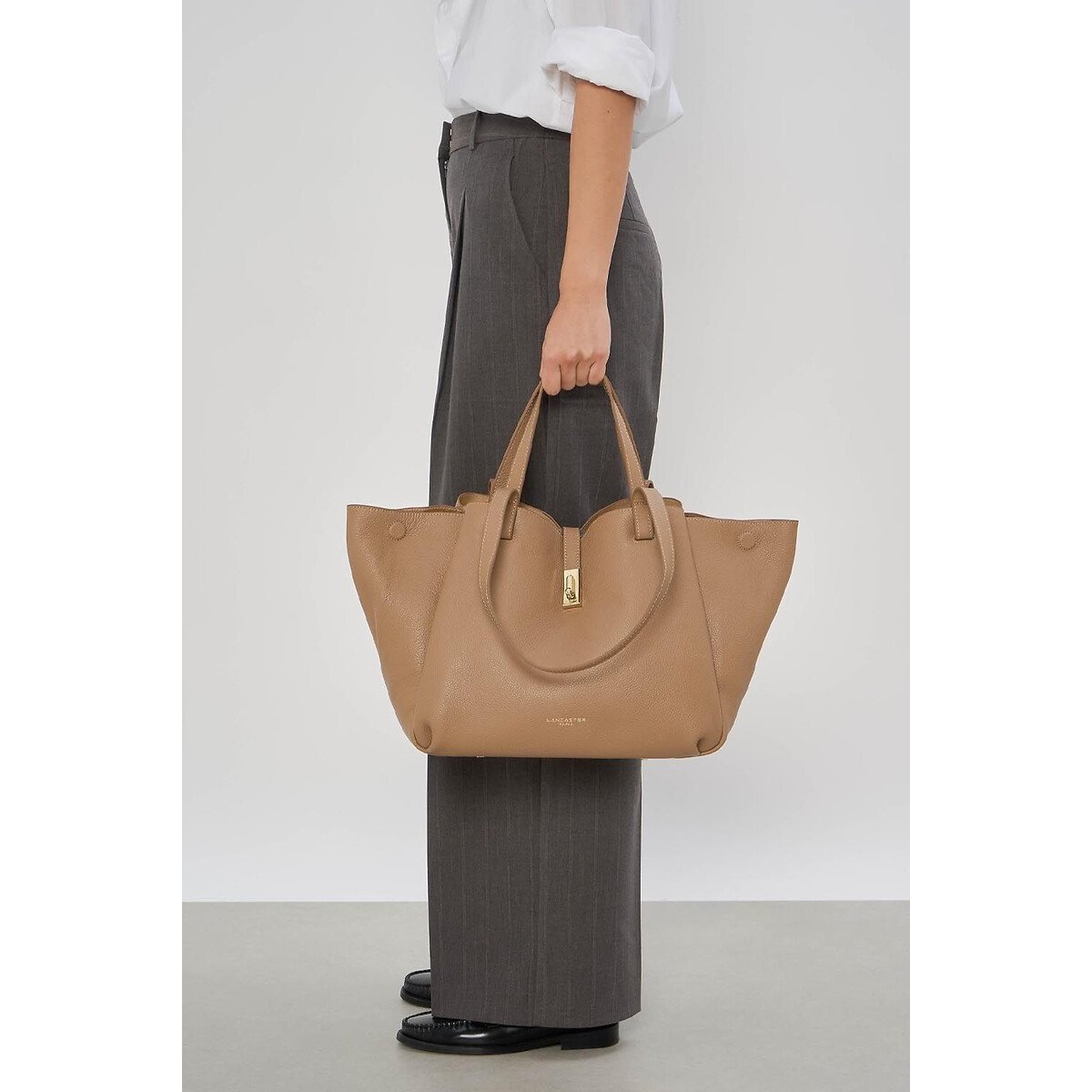 Sac cabas porté épaule L en cuir, MILANO HORIZON sable, LANCASTER