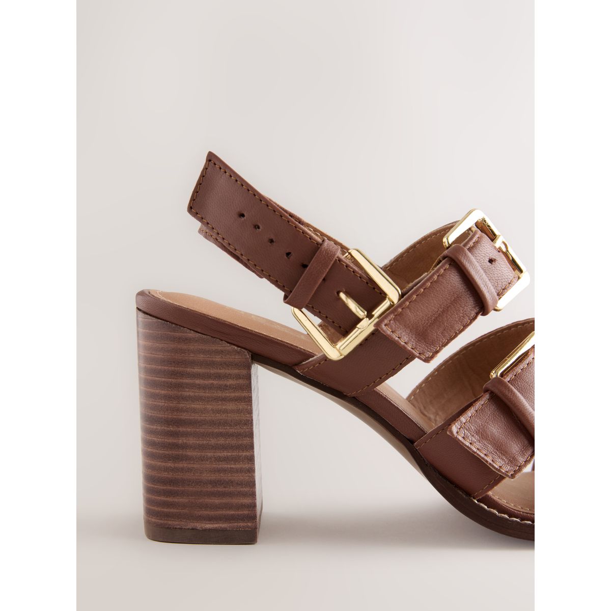 Sandales en cuir à boucle forever comfort® marron fauve, NEXT