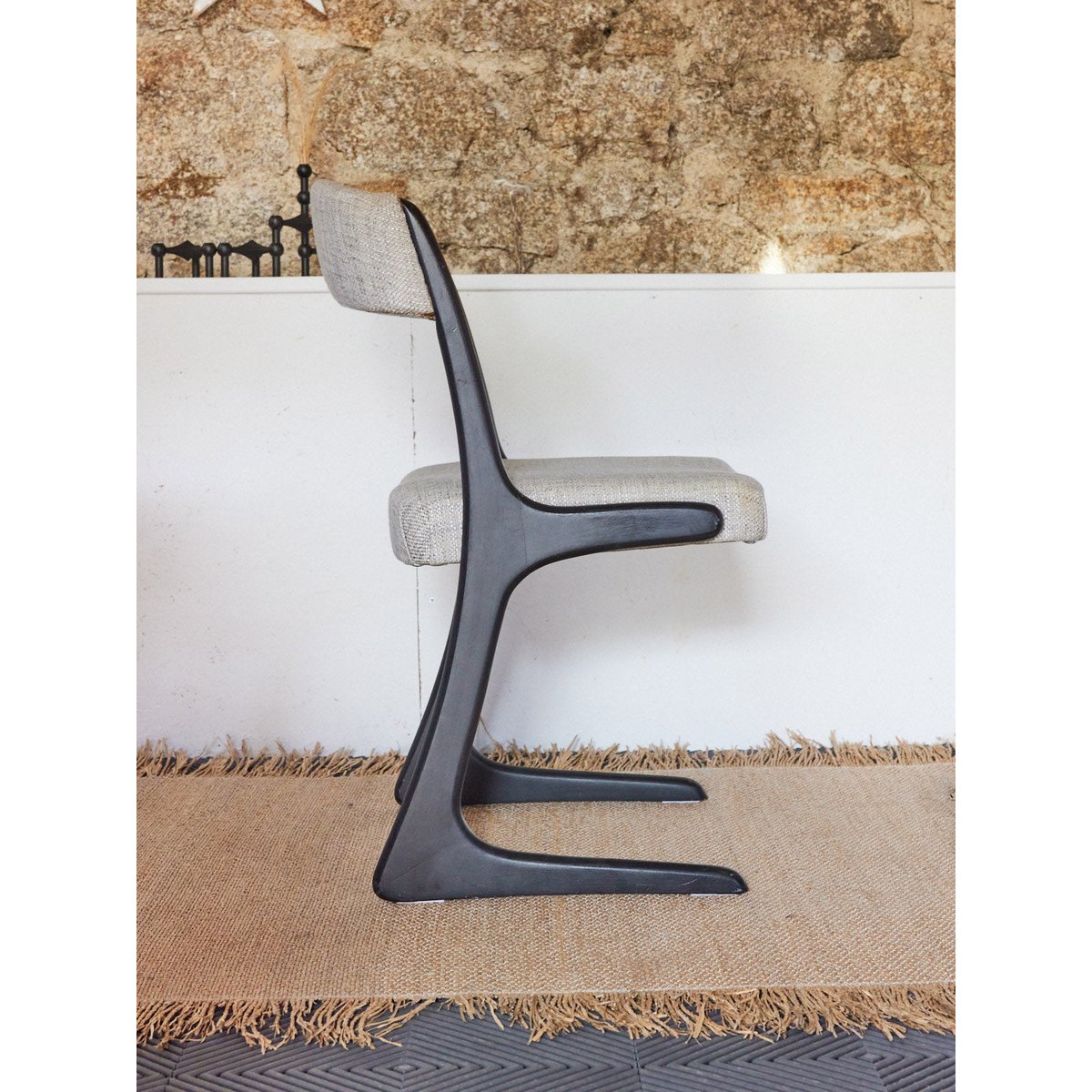 Paire de chaises Baumann Alma N°1384 - Bon état gris, DEBONGOUT