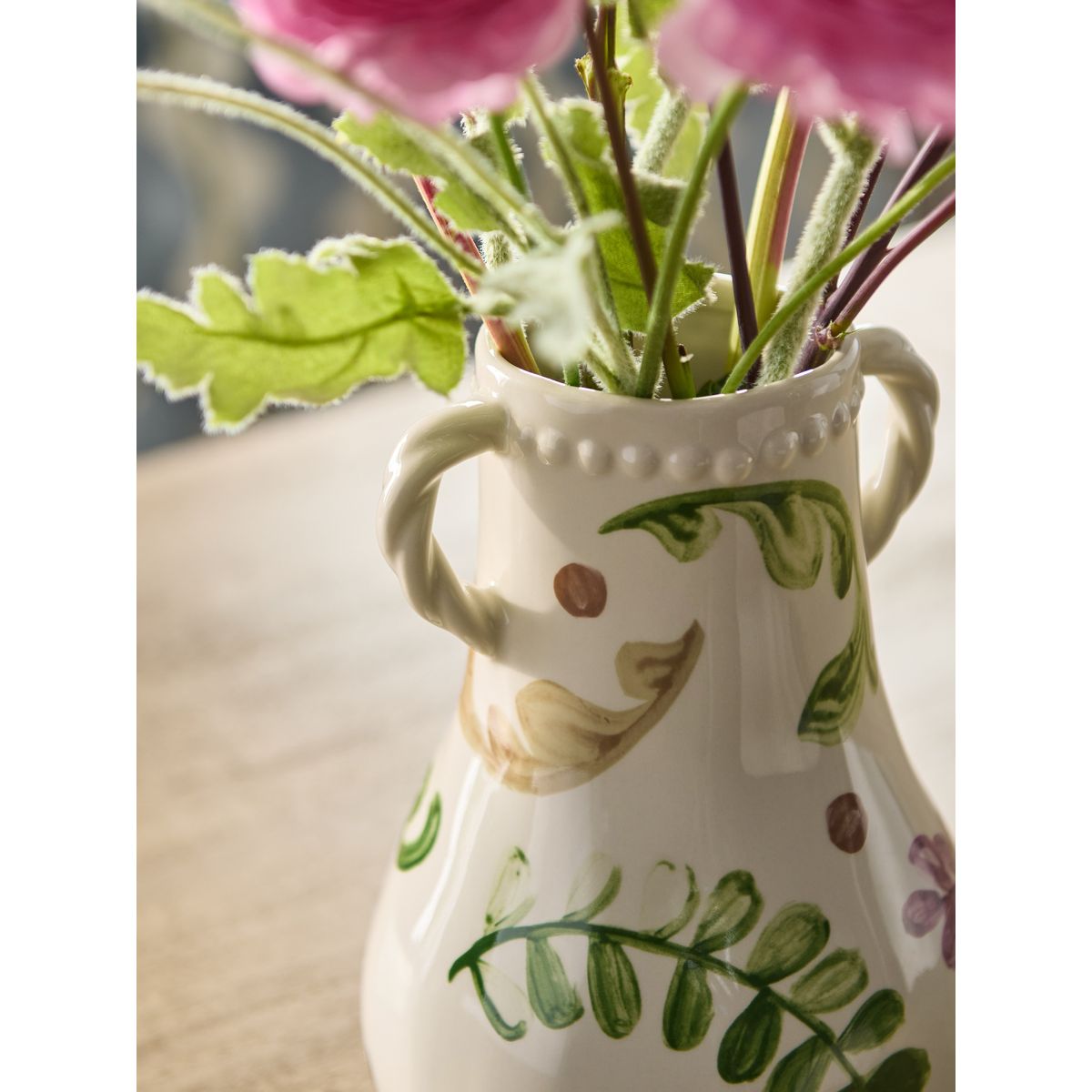 Vase en céramique à anse torsadée floral multicolore, NEXT