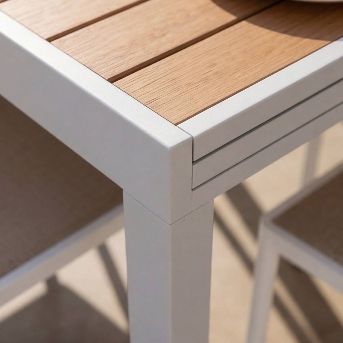 Table de jardin en aluminium AYDEN blanc, MADE IN MEUBLES 