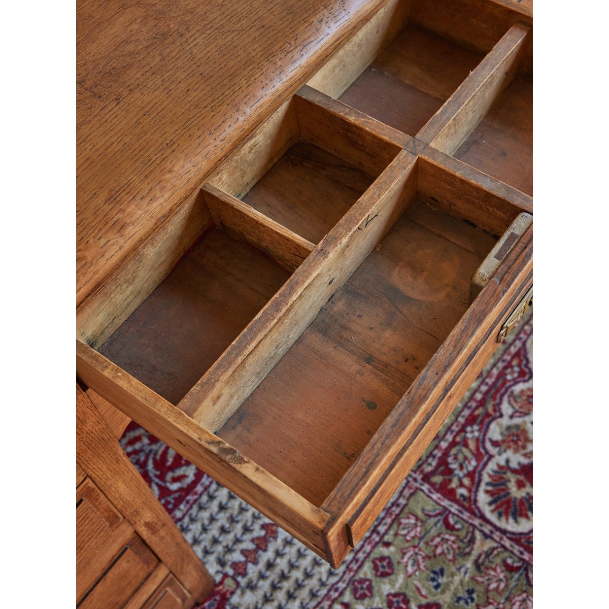 Bureau ancien en bois Edouard N°713 - Bon état bois clair, DEBONGOUT
