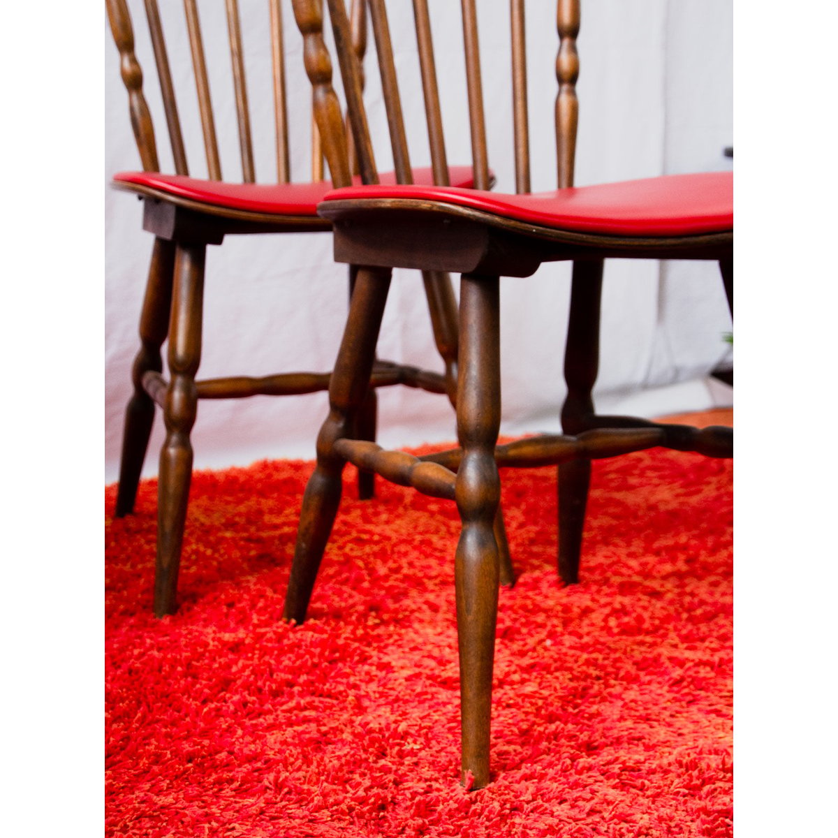 Lot de 4 chaises en bois et skaï Claude N°1737 - Bon état bois foncé, DEBONGOUT