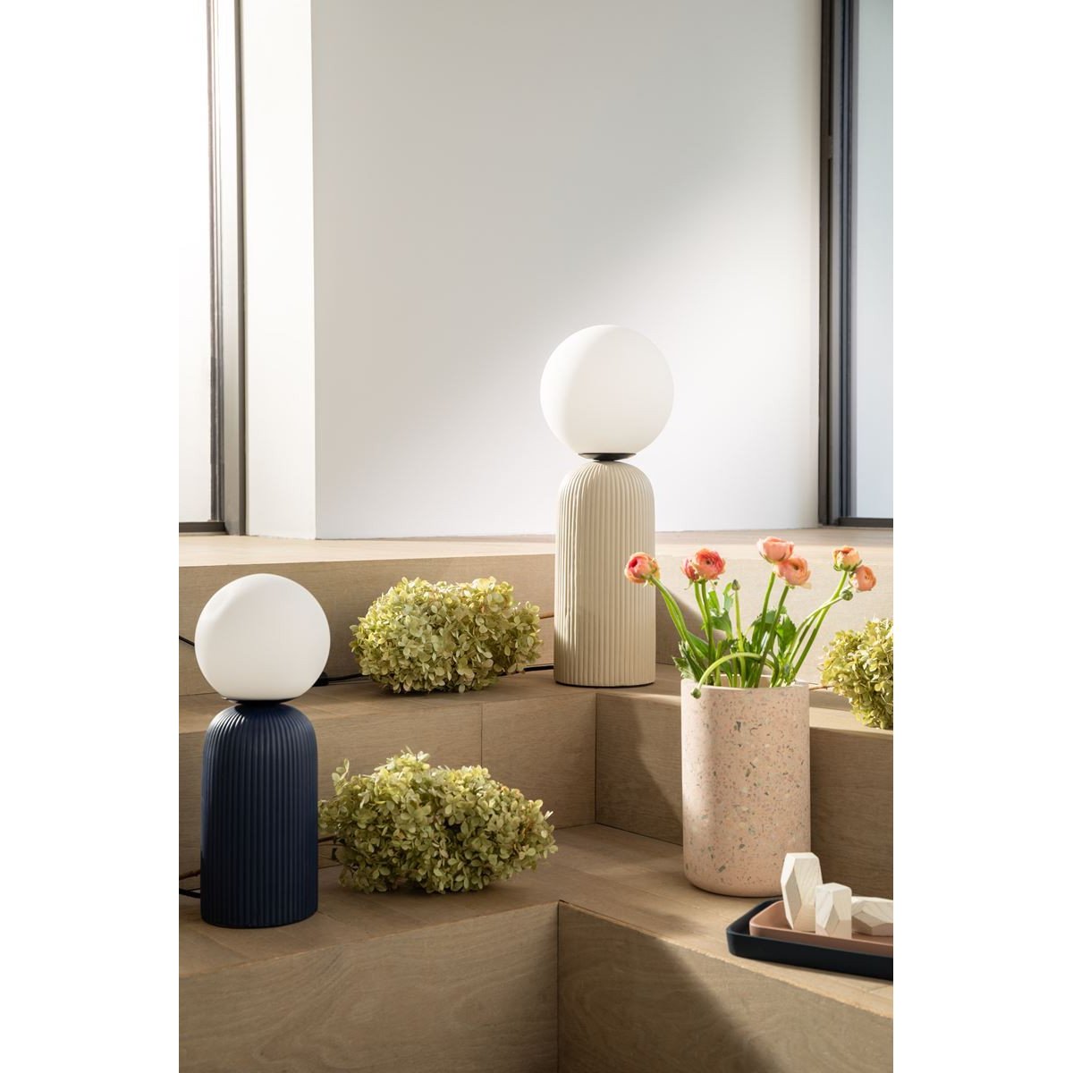 Lampe design en céramique bleu, ZUIVER