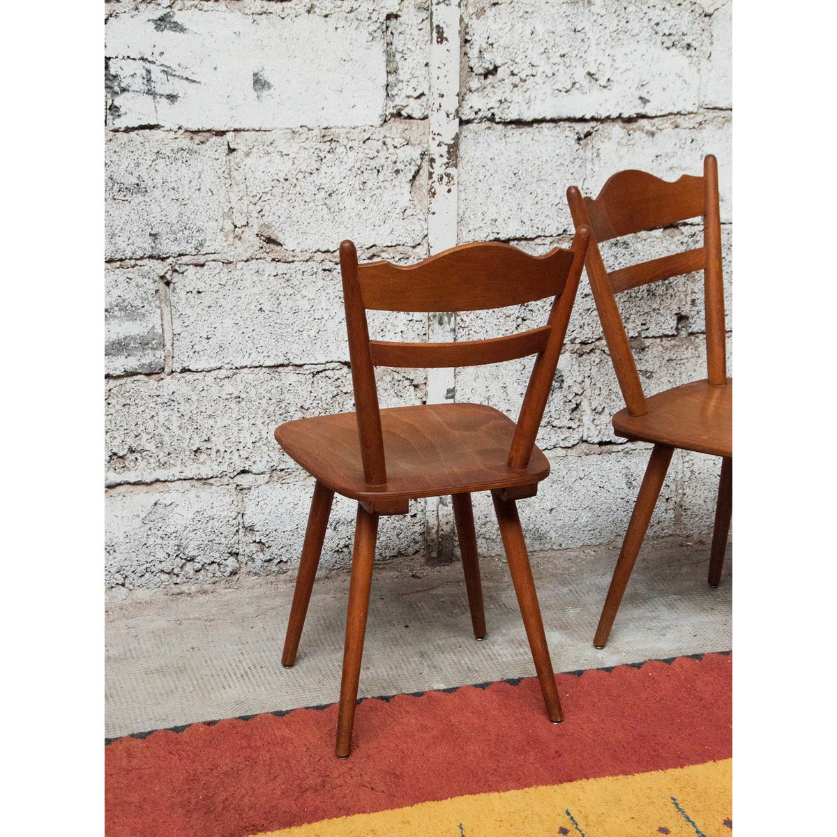 Paire de chaises en bois Alma N°733 - Bon état bois, DEBONGOUT