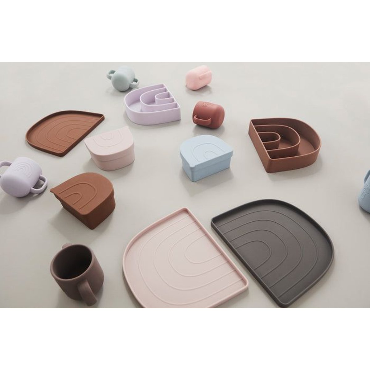 Assiette et bol en silicone arc-en-ciel MINI marron, OYOY LIVING DESIGN