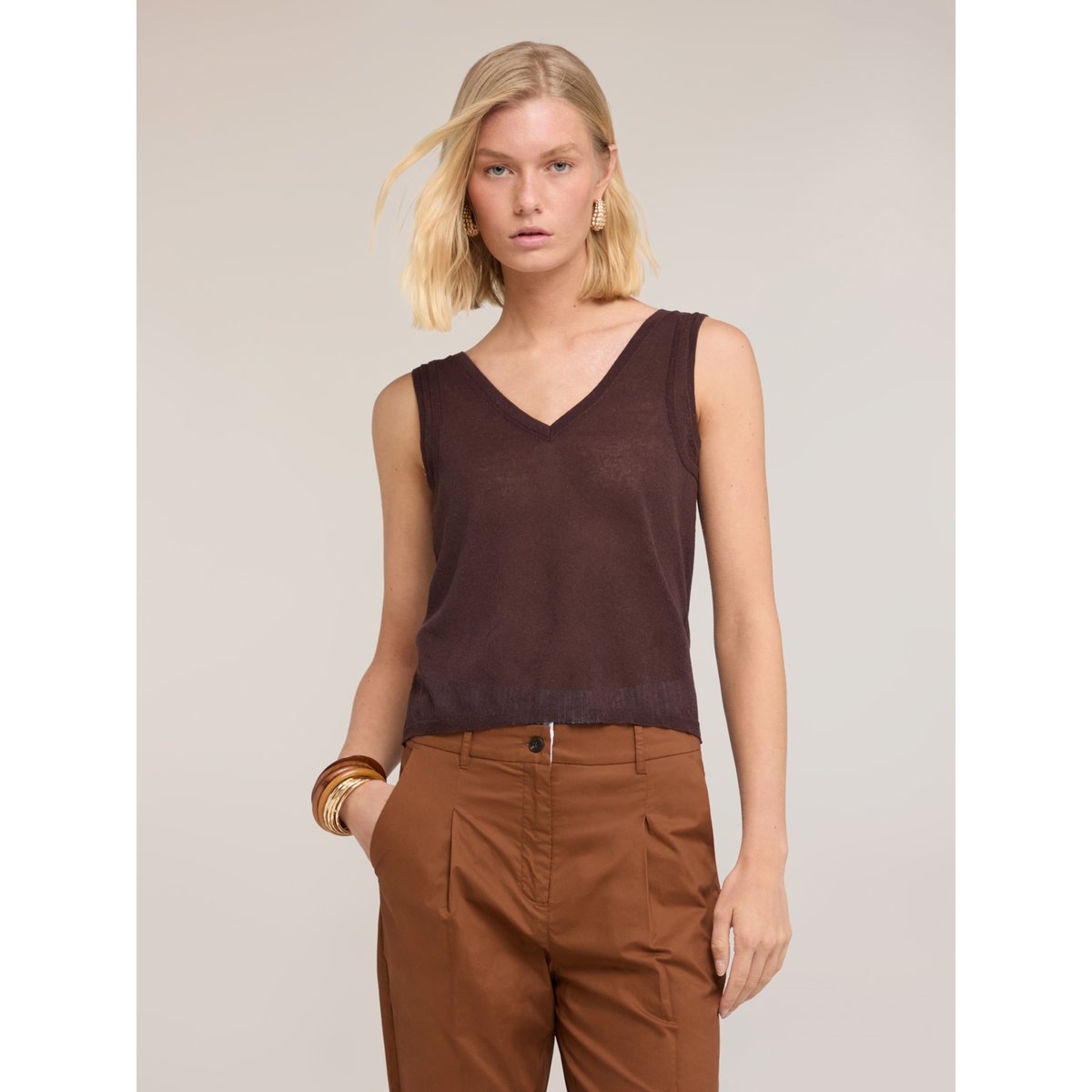 Haut marron, MOTIVI