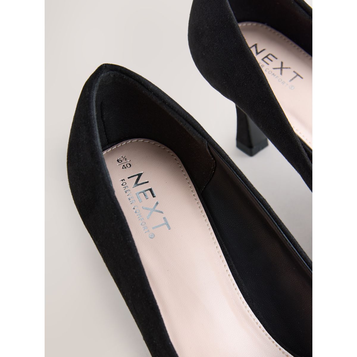 Escarpins pointus avec bijou forever comfort noir, NEXT