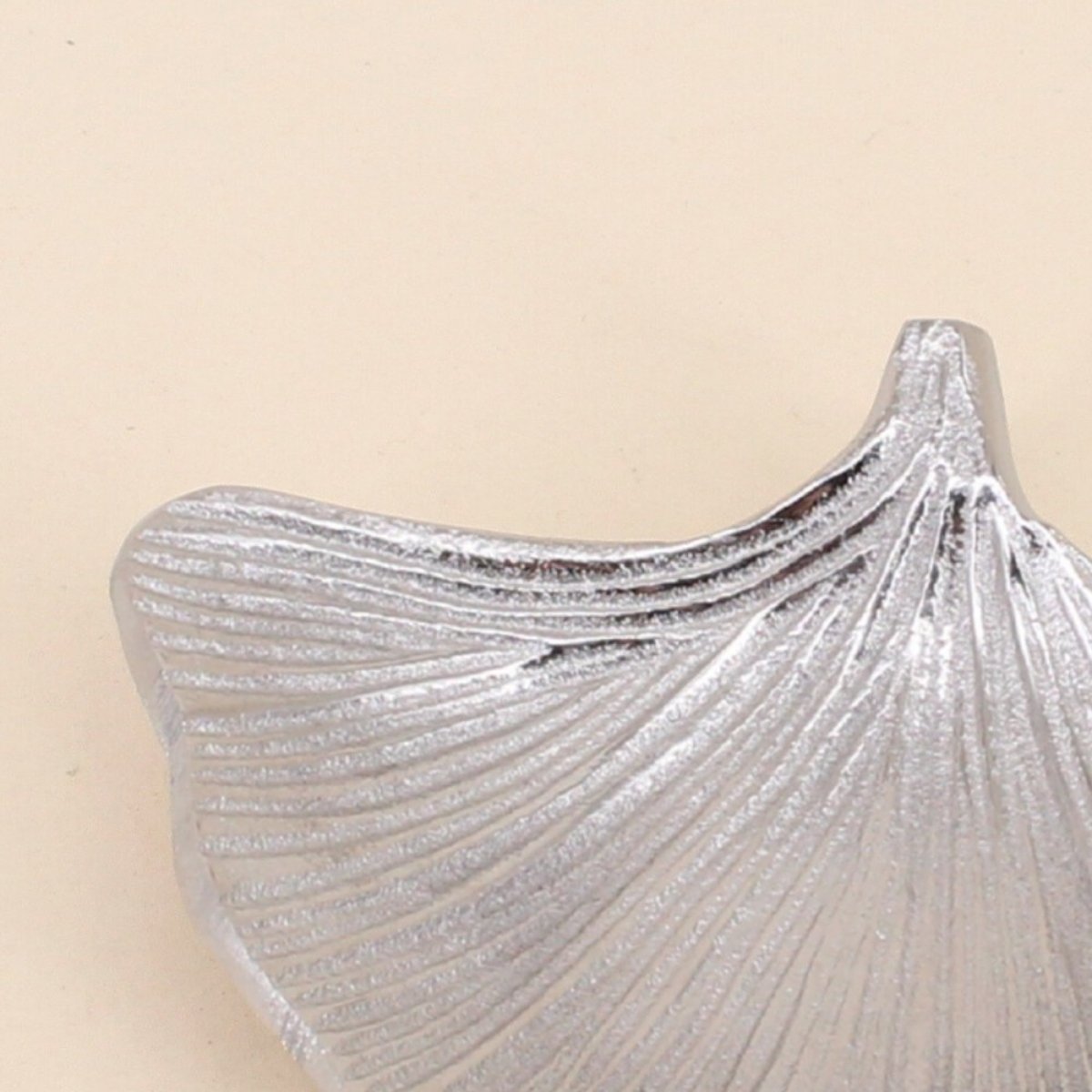 Vide poche en alluminium forme coquillage 18x14cm gris, ORNAMI