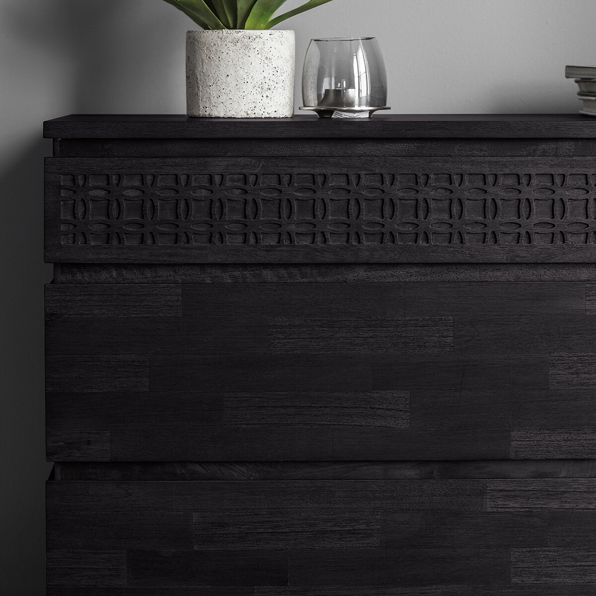 Barauni Boho Carved Wood 4 Drawer Chest black, ÉDITÉ