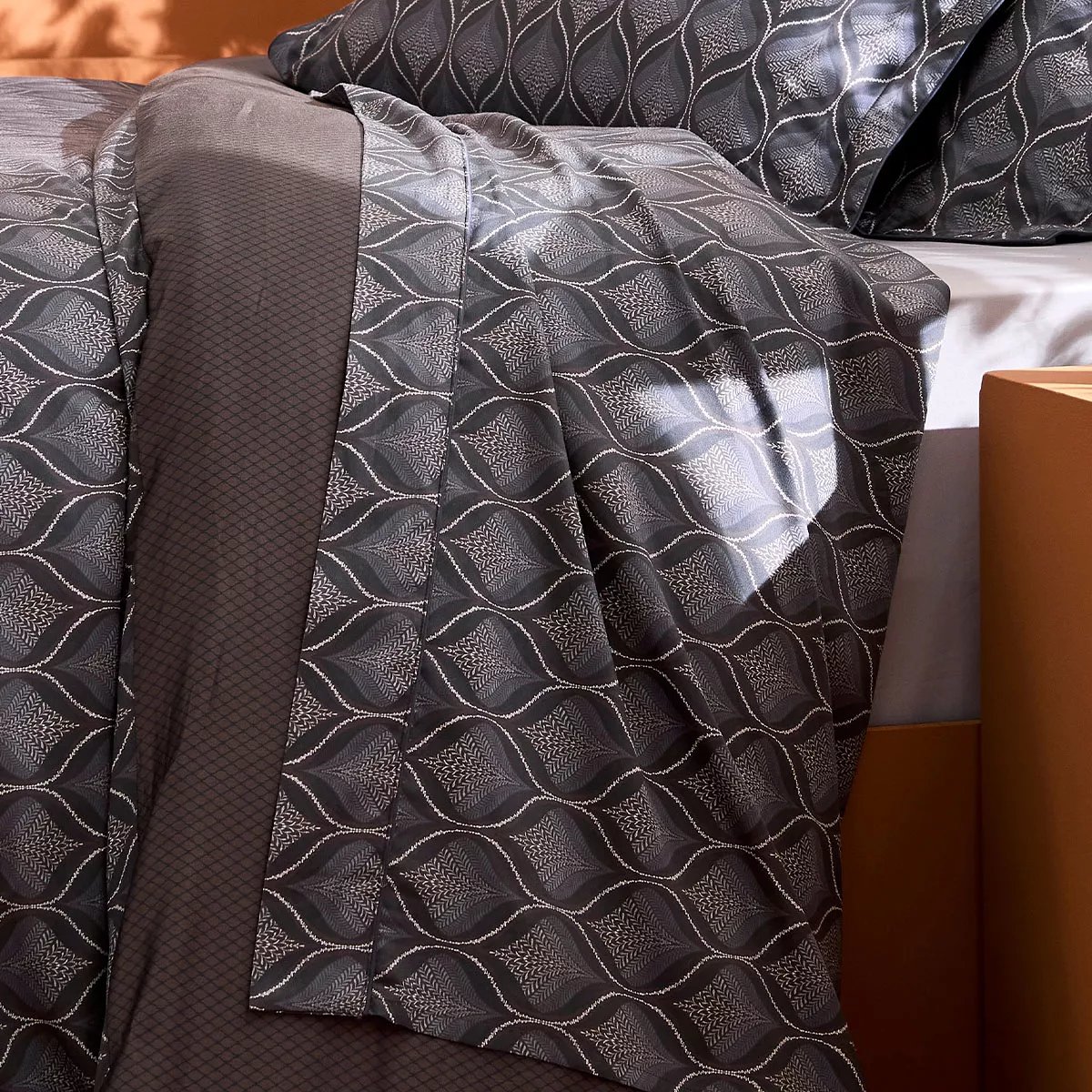 Drap plat satin de coton TRESSAGES quartz, GARNIER THIEBAUT