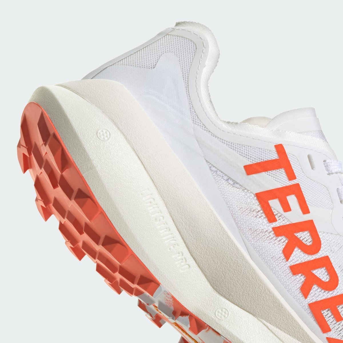 Chaussure De Trail Running Terrex Agravic Speed Chaussure De Trail Running Terrex Agravic Speed cloud white / impact orange / dash grey, adidas Performance