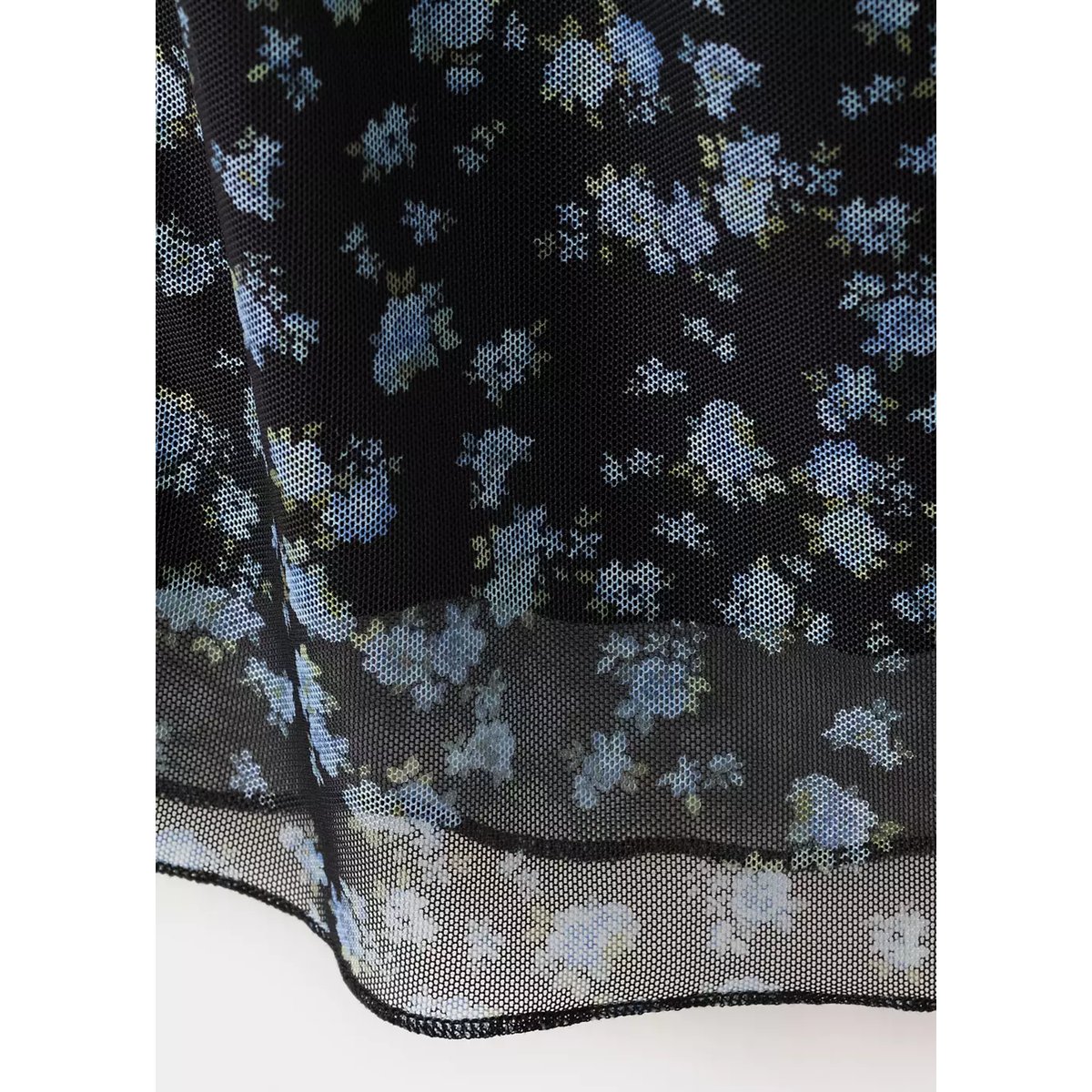 Robe tulle en imprimé fleuri noir, MANGO