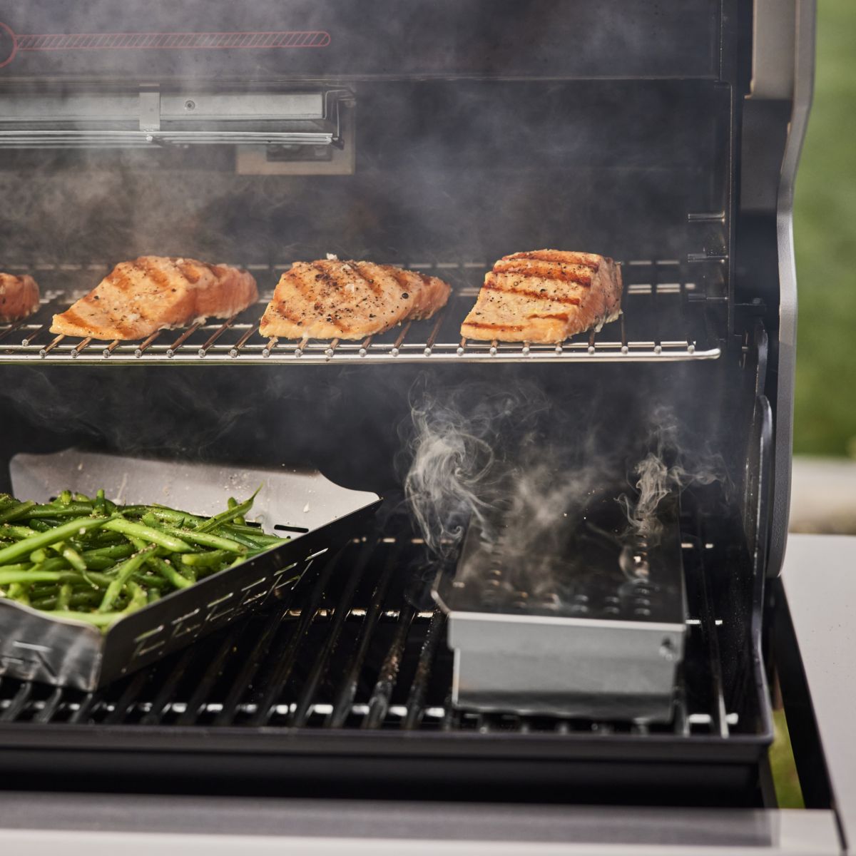 Barbecue gaz Summit FS38 E black 5 brûleurs sur chariot, 91x49 cm réchaud latéral couleur unique, WEBER