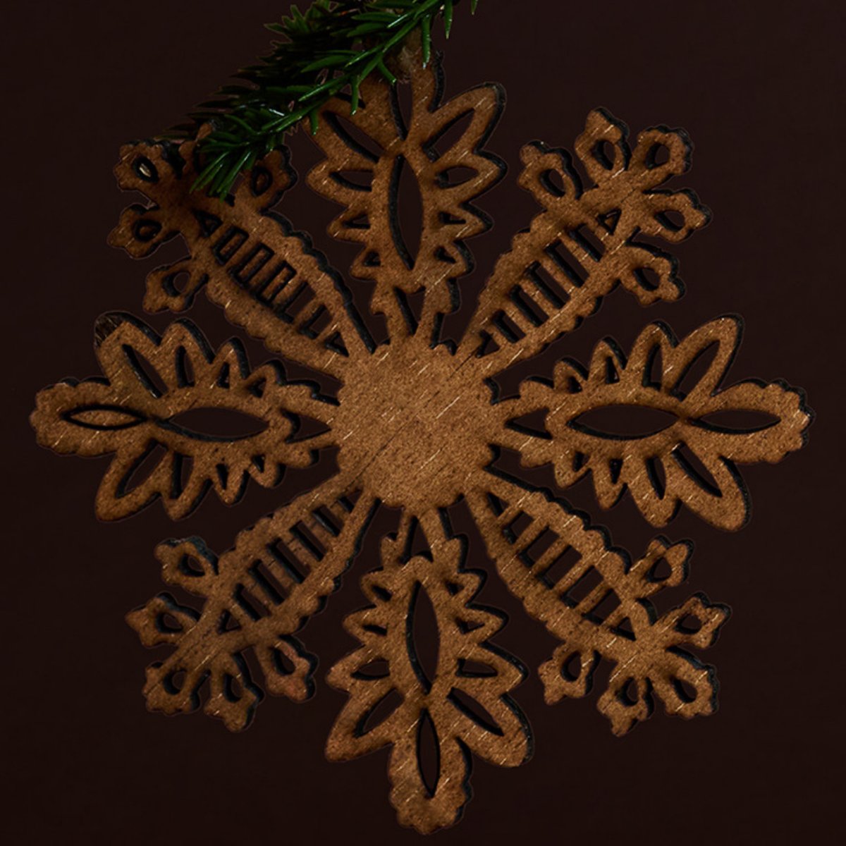 Suspension de noël flocon avec pin décorative en bois H20 beige et vert, SIA DECO