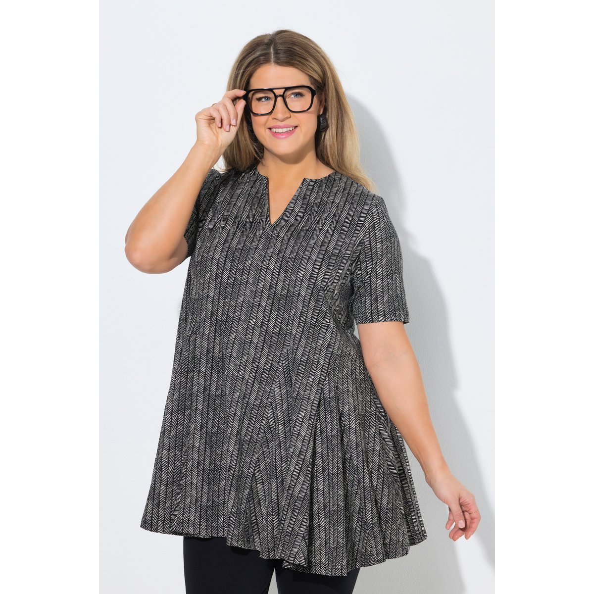 Blouse motif chevrons noir, ULLA POPKEN